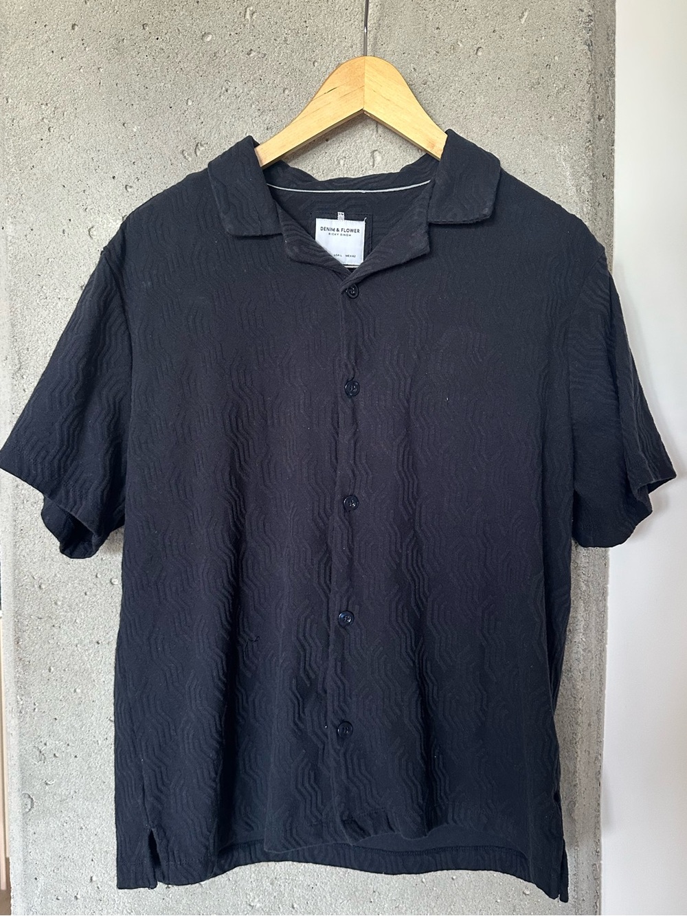 Denim & Flower Men's Black Short-Sleeve Button-Down Summer Shirt L kids (S adult